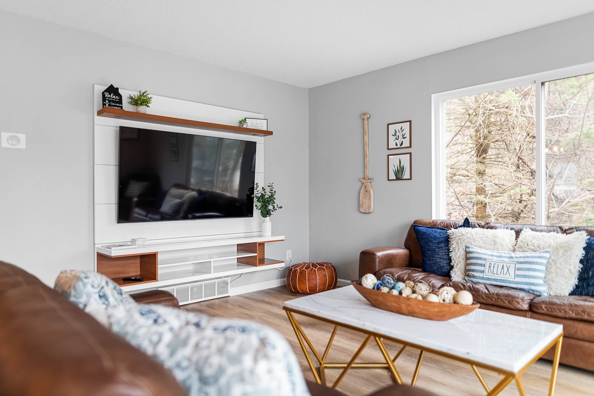 property house extension, bedroom, TV